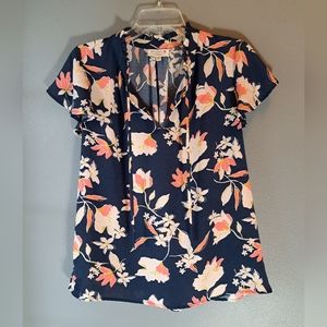 Studio B by Bobeau - Navy Peach Cream Floral Short Sleeve Top, Size Medium.